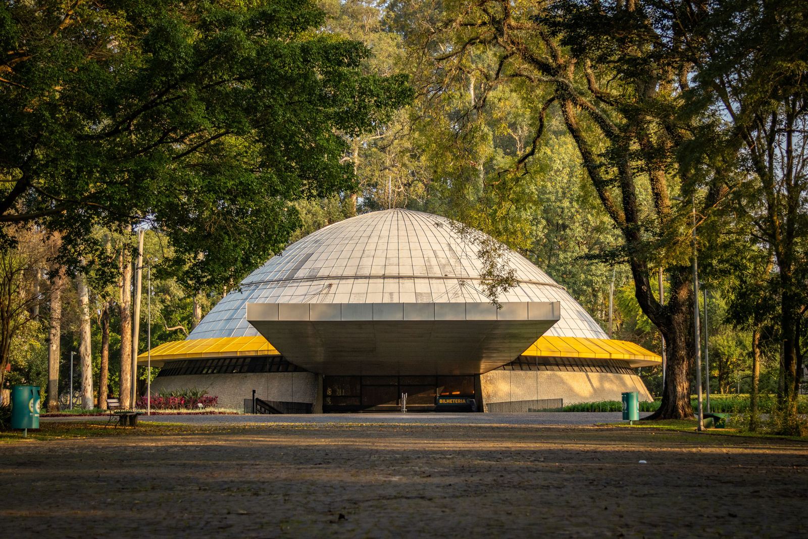 Fachada do Planetário Professor Aristóteles Orsini, no Parque Ibirapuera